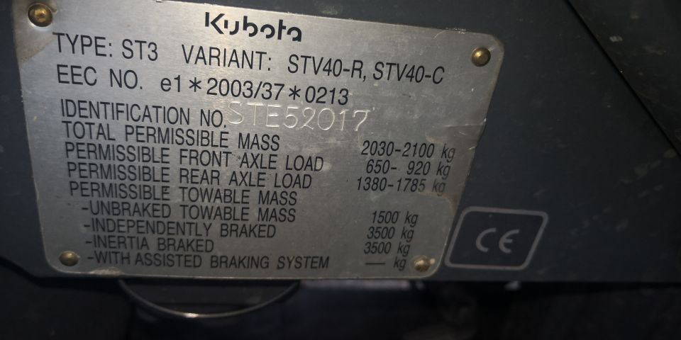 574802-25 Compact tractor Kubota STV 40 -10 (incl folding plow, sand spreader & tilt trailer)