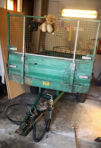 574802-39 Compact tractor Kubota STV 40 -10 (incl folding plow, sand spreader & tilt trailer)