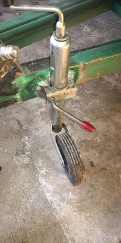 574802-44 Compact tractor Kubota STV 40 -10 (incl folding plow, sand spreader & tilt trailer)