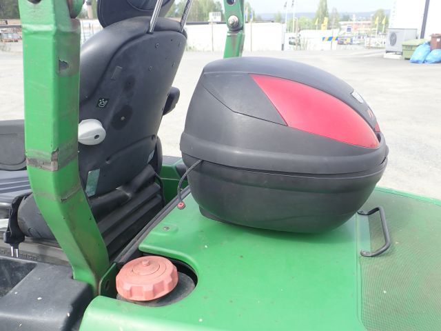 521282-15 Riding mower John Deere Series II 4WD 1445