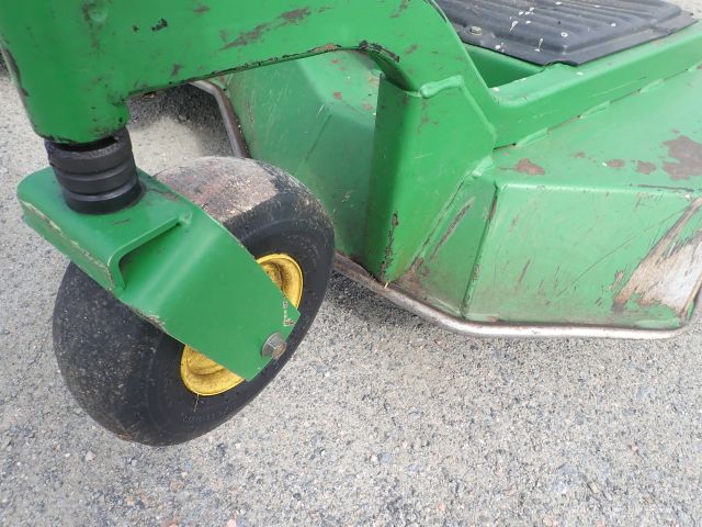 521282-23 Riding mower John Deere Series II 4WD 1445