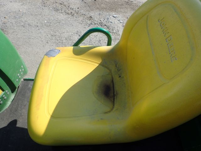 521283-18 John Deere E-Gator