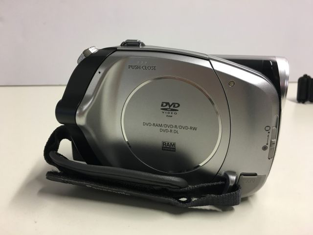 559691-2 Camcorder Panasonic VDR-D50