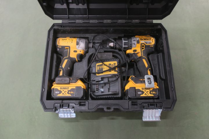 532374-1 Combokit DeWALT DCK268P2T
