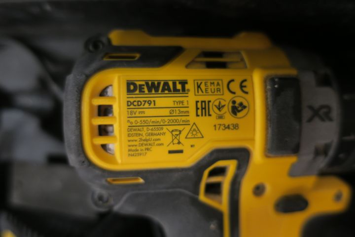 532374-4 Combokit DeWALT DCK268P2T