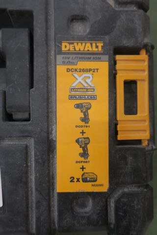 532374-5 Combokit DeWALT DCK268P2T