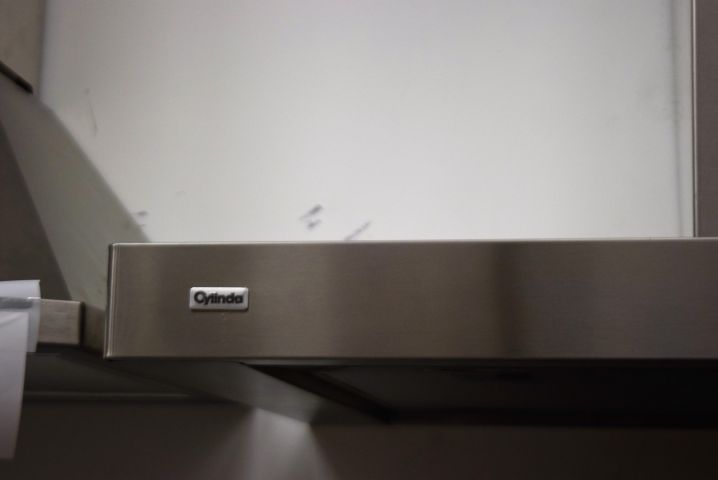 570512-3 Kitchen fan Cylinda Klara - display copy