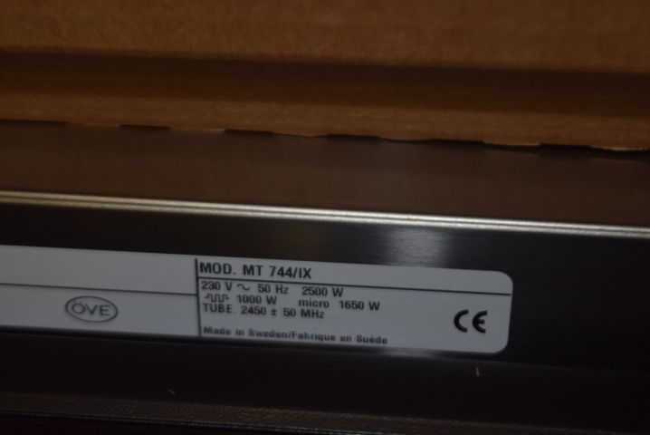 570545-3 Inbyggnadsmikro Whirlpool MT744/IX - visningsexemplar