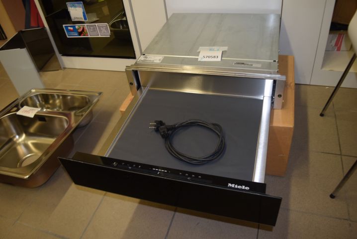 570583-4 Food & porcelain heater Miele ESW 6214 - display specimen