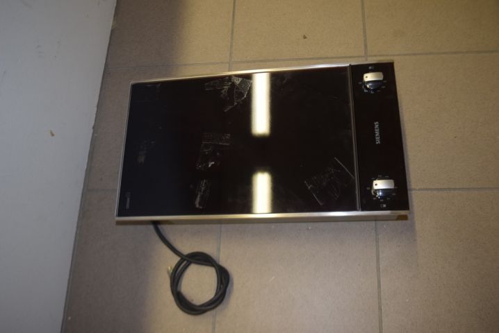 570608-3 Lavastens grill Siemens ET510501 - display copy