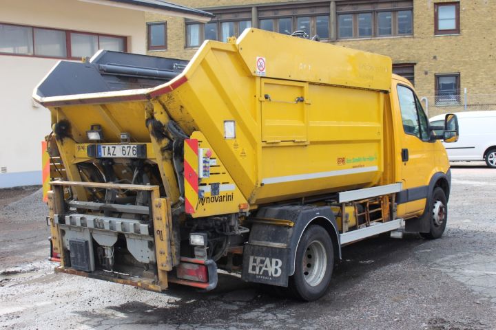 581580-5 Garbage truck Iveco Daily 4 * 2 (116249 km) -2010