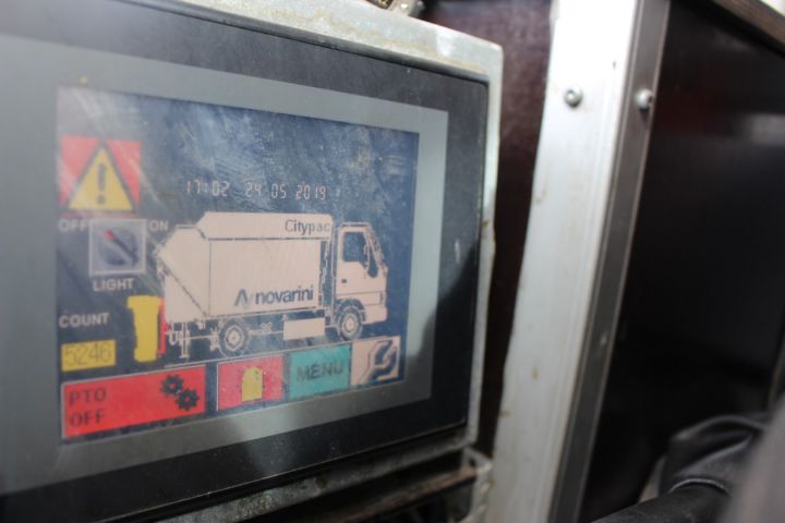 581580-33 Garbage truck Iveco Daily 4 * 2 (116249 km) -2010