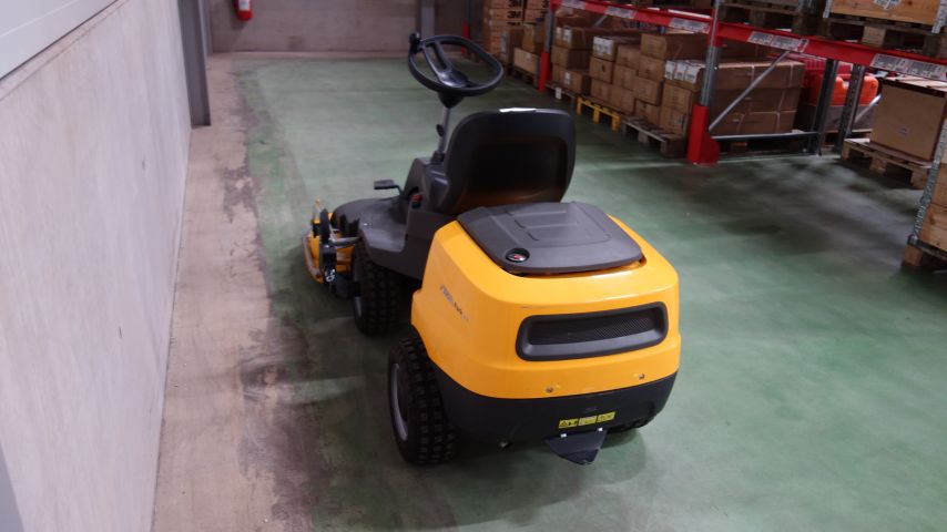 582329-5 Riding mower Stiga Park 220 Incl. Cutting deck, Display / Demoex