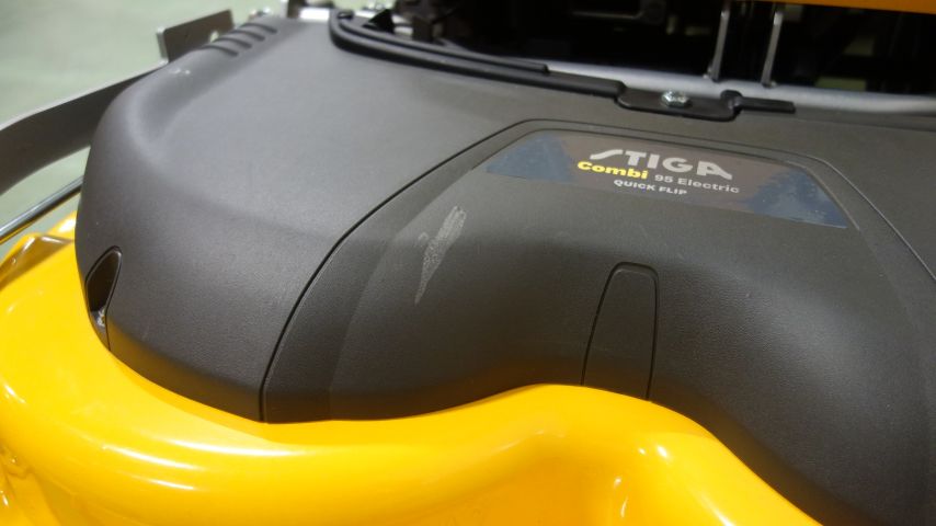 582329-9 Riding mower Stiga Park 220 Incl. Cutting deck, Display / Demoex