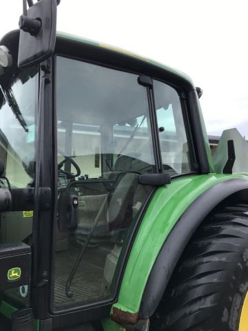 585170-13 Traktor John Deere 6330 -07 (6392,5 h, frontlastare)