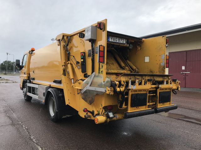 585172-5 Garbage truck Mistubishi Fuso Canter 2014 (only 2828 mil)