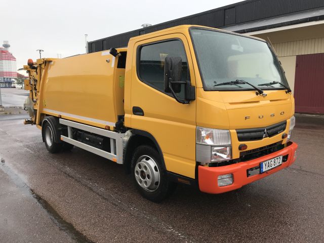 585172-9 Garbage truck Mistubishi Fuso Canter 2014 (only 2828 mil)