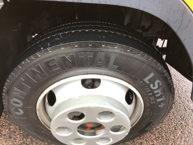 585172-10 Garbage truck Mistubishi Fuso Canter 2014 (only 2828 mil)