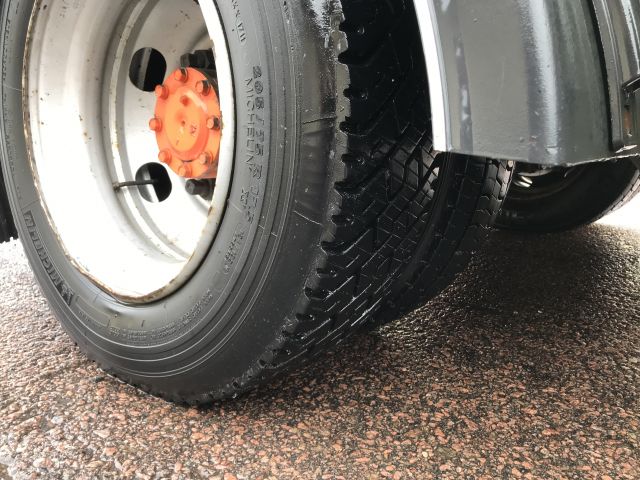 585172-11 Garbage truck Mistubishi Fuso Canter 2014 (only 2828 mil)