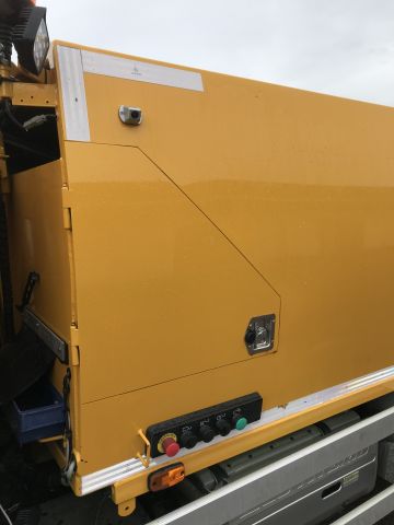 585172-19 Garbage truck Mistubishi Fuso Canter 2014 (only 2828 mil)