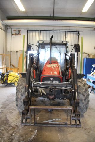 583813-7 Tractor Massey Fergusson 4235 -97 - FCU 666 (3904 h, with front loader)