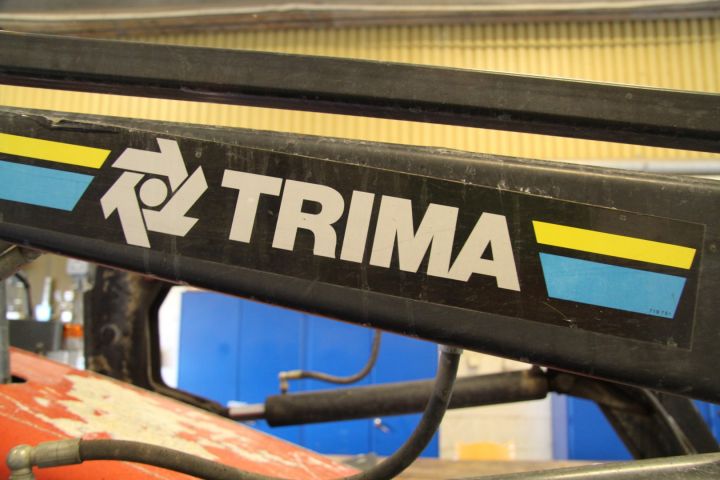 583813-12 Tractor Massey Fergusson 4235 -97 - FCU 666 (3904 h, with front loader)