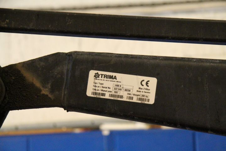 583813-13 Tractor Massey Fergusson 4235 -97 - FCU 666 (3904 h, with front loader)