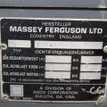 583813-17 Tractor Massey Fergusson 4235 -97 - FCU 666 (3904 h, with front loader)