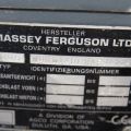 583813-19 Tractor Massey Fergusson 4235 -97 - FCU 666 (3904 h, with front loader)