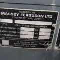 583813-20 Tractor Massey Fergusson 4235 -97 - FCU 666 (3904 h, with front loader)