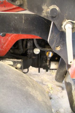 583813-26 Tractor Massey Fergusson 4235 -97 - FCU 666 (3904 h, with front loader)