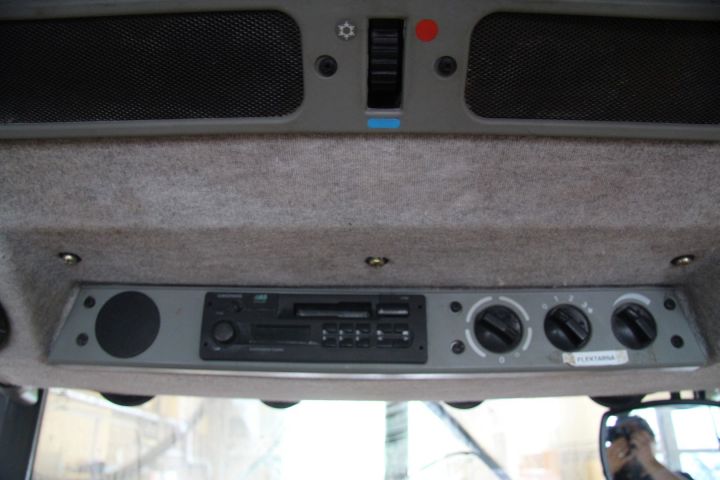 583813-37 Tractor Massey Fergusson 4235 -97 - FCU 666 (3904 h, with front loader)