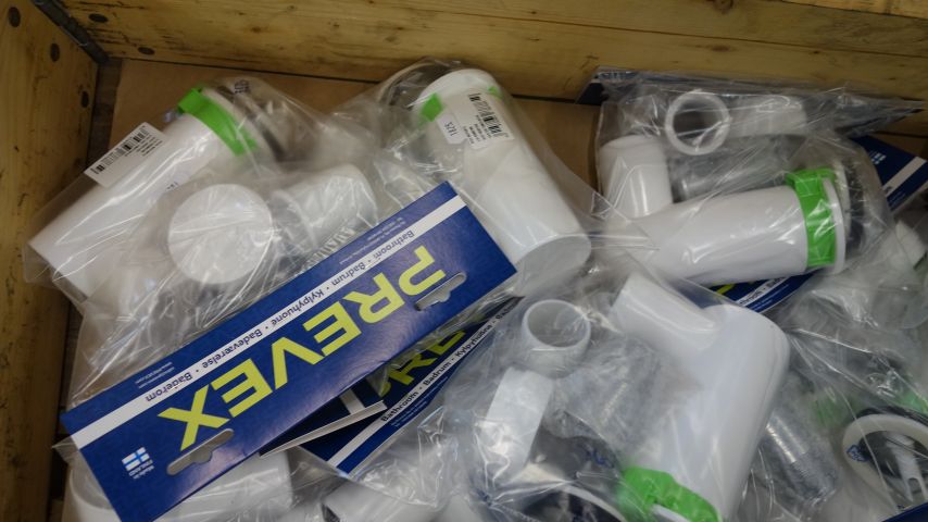 586130-2 Various Prevex Water locks