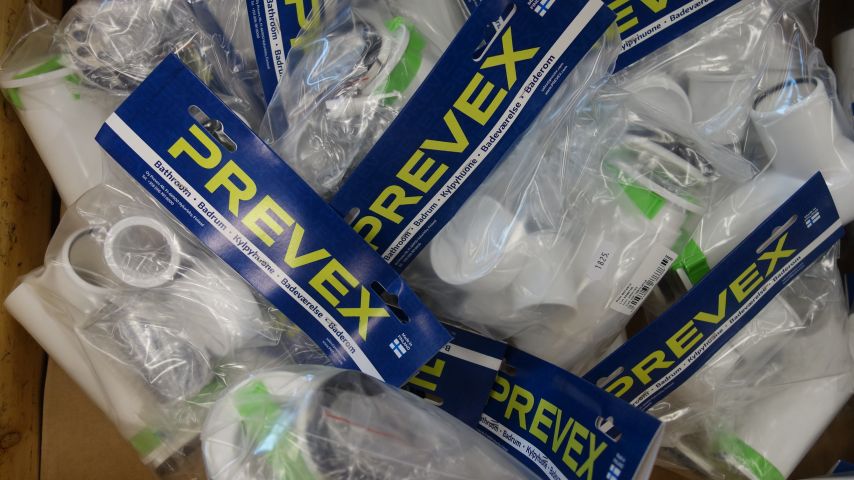 586130-3 Various Prevex Water locks