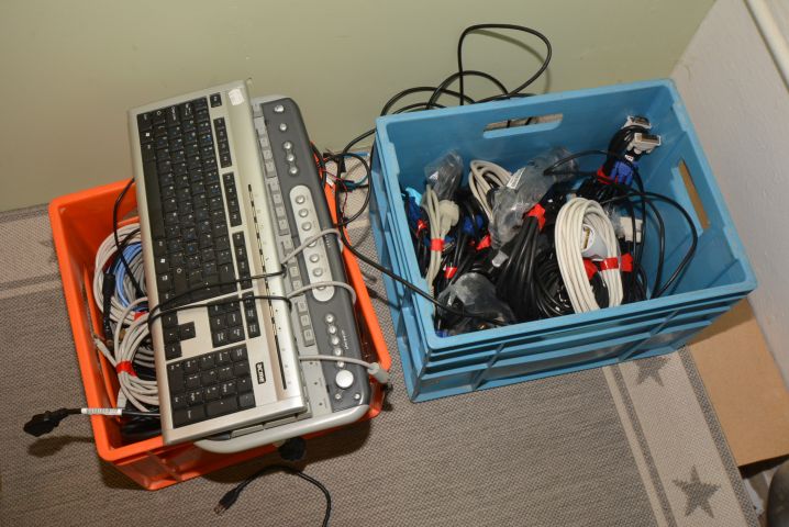 583587-14 Allt i datorverkstaden; Datorer, skärmar, datorutrustning m.m