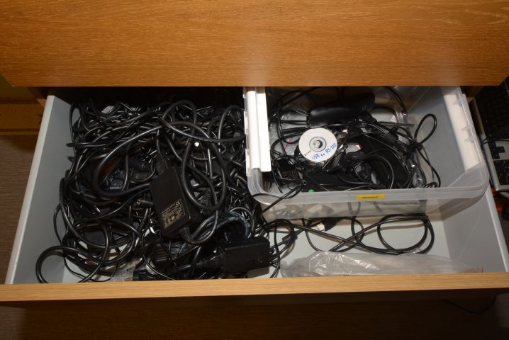 583587-17 Allt i datorverkstaden; Datorer, skärmar, datorutrustning m.m