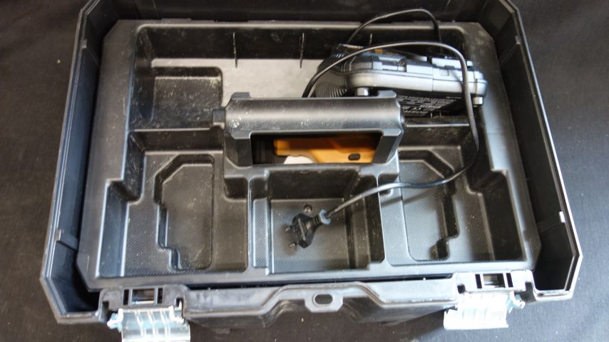 587108-5 Spikpistol Bostitch BTCN110D2 18V