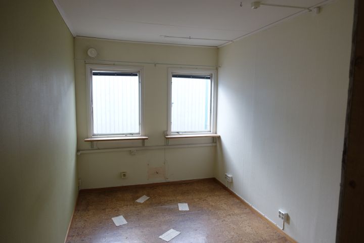 587894-20 Removable barrack building about 300 sqm