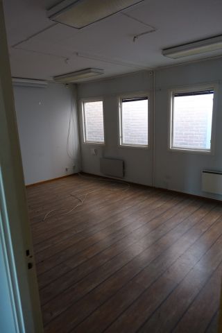 587894-30 Removable barrack building about 300 sqm