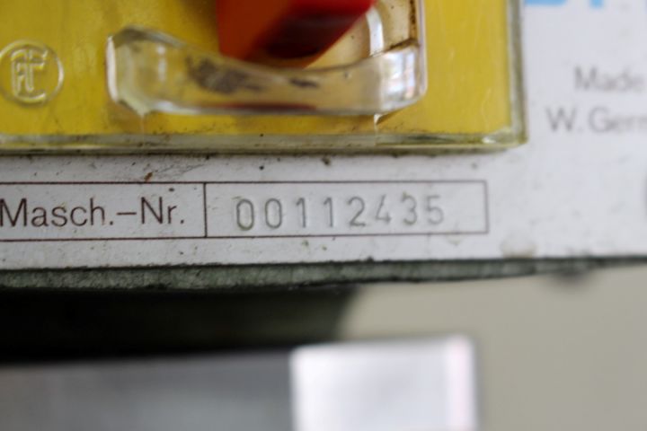 586866-5 Bench pillar drill, Ixion BT13, digital positioner