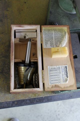 586866-9 Bench pillar drill, Ixion BT13, digital positioner