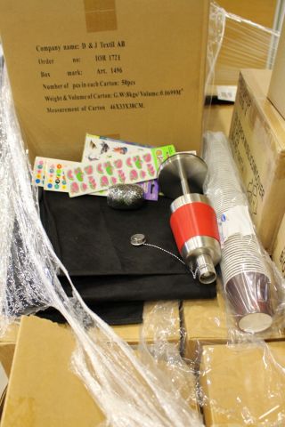 572913-2 Miscellaneous, Oil lamps, paper cups, clothing protectors & stickers