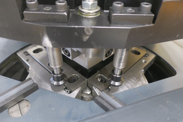 588163-15 Corner cut Isitan HNM 6VP (Transport damage)