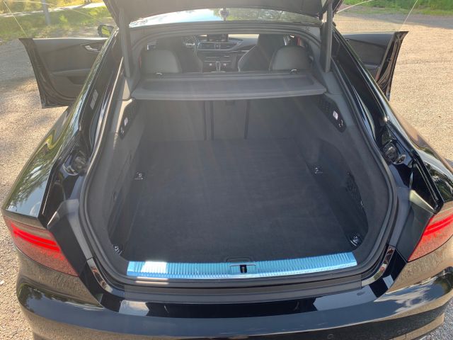 588459-8 Audi A7 V6 TDI Sportback - 17 Reg No: JAD087