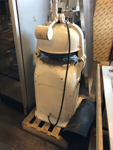 588486-1 Erika bull rollers