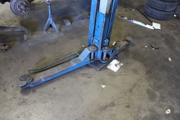 583966-2 2-pillar lift Nussbaum 2.30SLE -2003