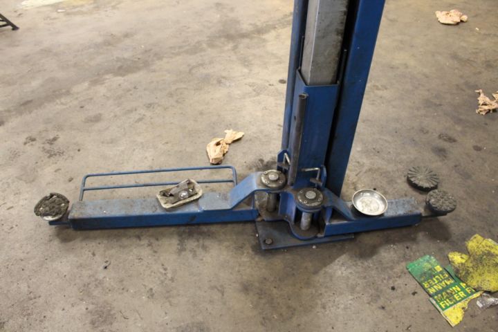 583973-4 2-pillar lift Nussbaum 2.30SLE -2007