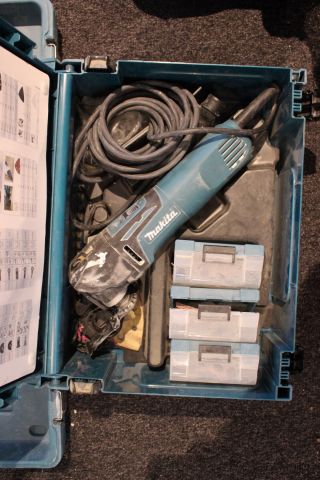 587054-7 Grinding machine, tiger saw, multi tool, Makita (BO5031 / JR3050T / TM3010C)