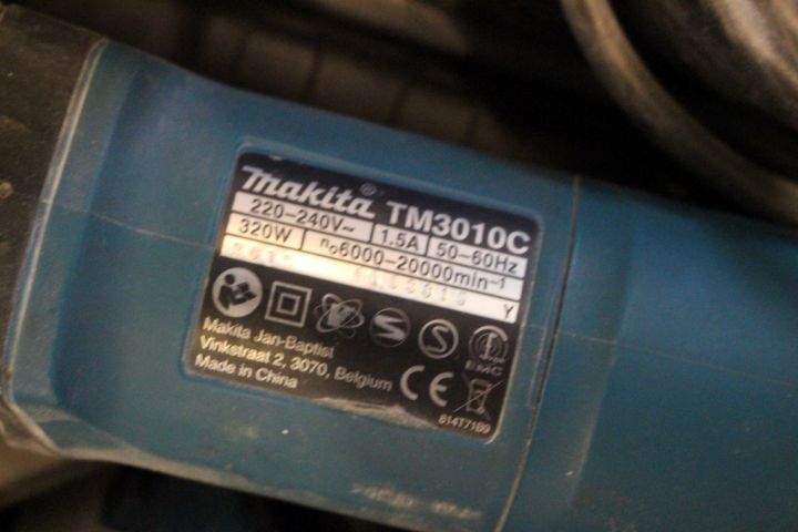 587054-8 Grinding machine, tiger saw, multi tool, Makita (BO5031 / JR3050T / TM3010C)