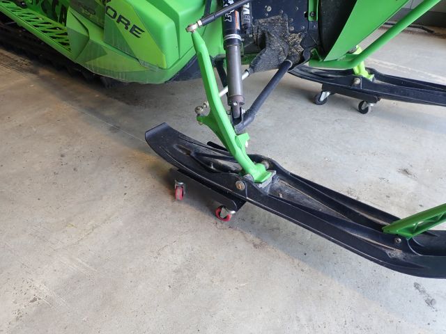 467057-15 Snowmobile Arctic cat M8000 -16 JAF815